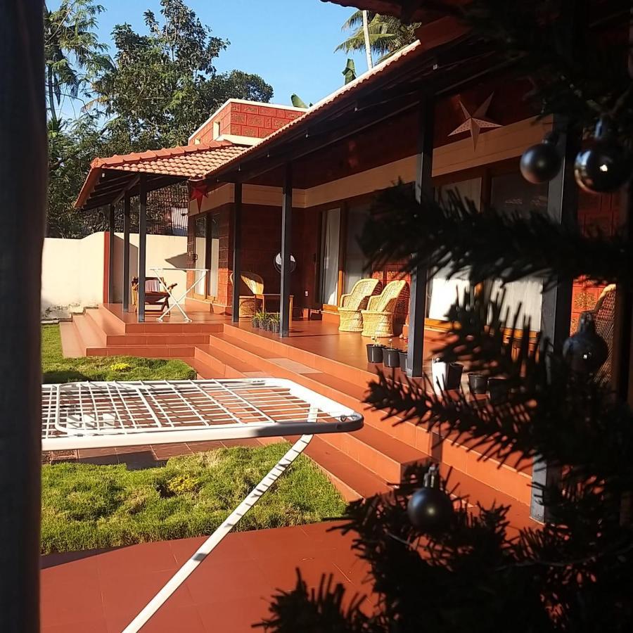 The Ixora - A Boutique Homestay Varkala Exterior photo