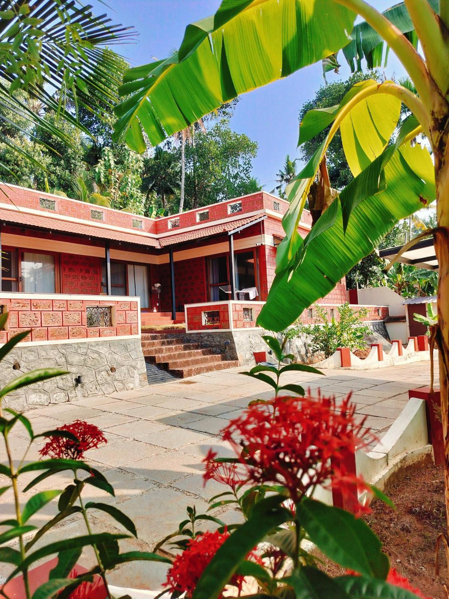 The Ixora - A Boutique Homestay Varkala Exterior photo